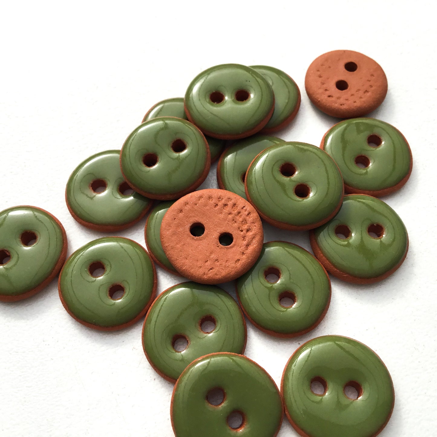 Shamrock Green Ceramic Buttons - 1/2"
